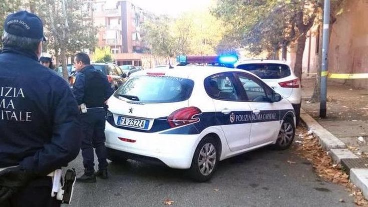 Mazzette in cambio di favori, vigile di Roma rischia il processo per corruzione