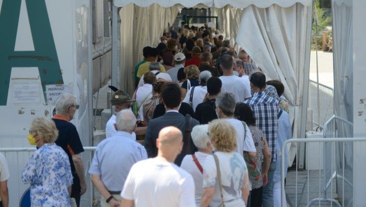 Lombardia, quarta dose del vaccino anti-Covid: oltre 21mila prenotazioni a poche ore dal via 