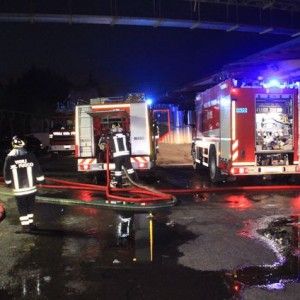 Rozzano, incendio nella notte in un appartamento: sette intossicati, nessuno &egrave; grave
