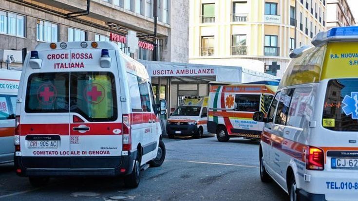Cinque giorni in barella in pronto soccorso a 86 anni. La figlia: “Inaccettabile”