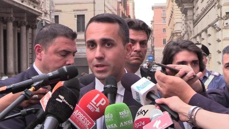 Di Maio: "Scaramucce politiche indeboliscono il Paese. Doppio mandato M5S? Ai cittadini non gliene frega niente"