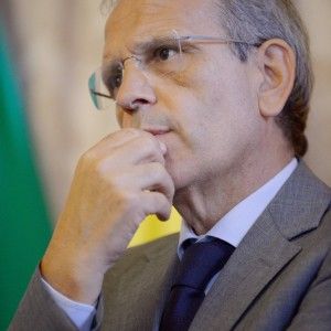 Il vicesindaco Sodano ora guida la giunta ma la maggioranza vacilla in consiglio