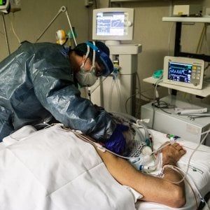In Piemonte il virus rallenta: i ricoverati in terapia intensiva sotto quota cento
