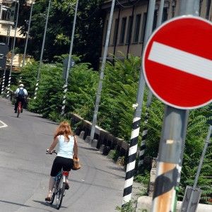 "Bici contromano", il Comune in volata<br />per modificare il codice della strada