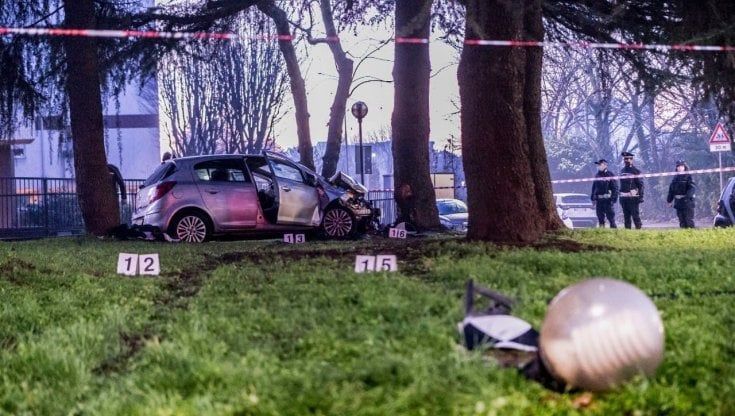 Sicurezza stradale, in un anno a Milano rimosse 31 tonnellate di resti di incidenti e 722 veicoli abbandonati