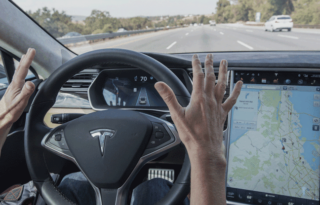 Autopilot e sicurezza, Volvo attacca Tesla