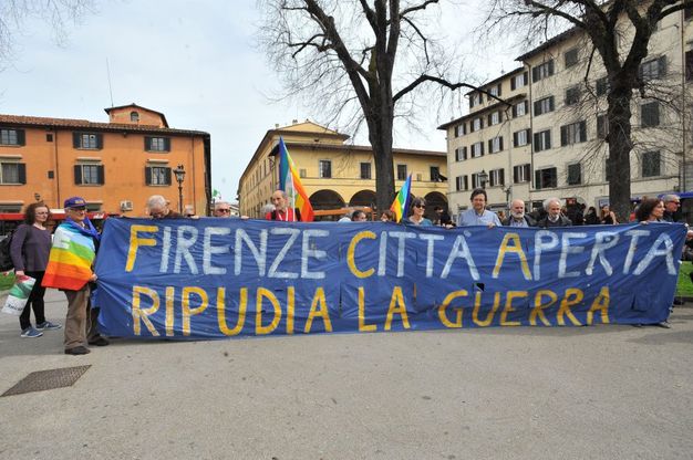 Firenze, doppio corteo tra le strade del centro