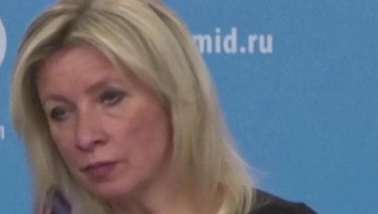 Russia, telefonata a Zakharova durante il briefing: "Non commentare l'attacco col missile balistico"