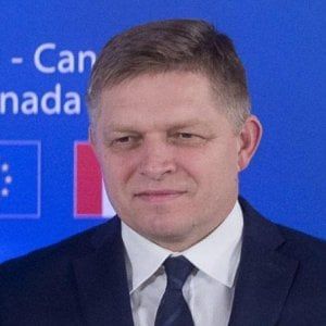 Migranti, Fico si schiera con Orban: "Renzi sappia che le quote Ue sono morte"