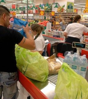 La crisi nel carrello della spesa:<br />sette italiani su dieci scelgono il low-cost