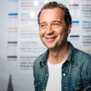 Fabio Volo scrive film con gli allievi di Lucarelli