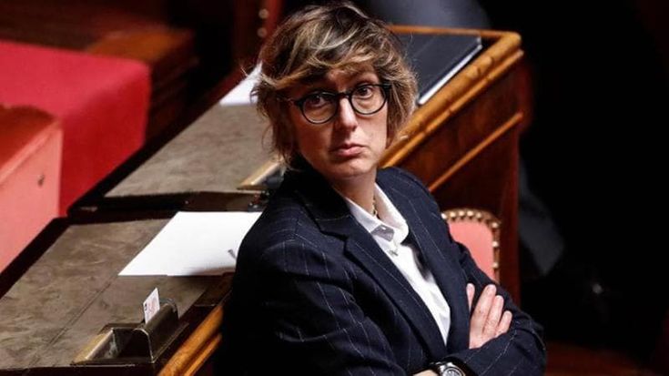 Il ddl stupri slitta ancora. L’ultima idea di Bongiorno: “Comitato ristretto per rivedere il testo”