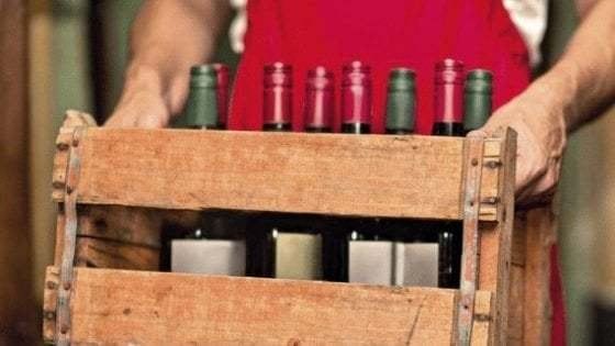 Mondo del vino in crisi, la soluzione è la distillazione? "Decisamente no"