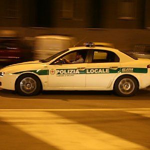 Milano, violentò una donna in casa dopo averle consegnato una pizza: arrestato fattorino