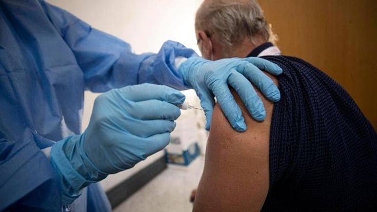 La svolta di Regione Lombardia: più vaccini gratis per gli anziani e gli under 18