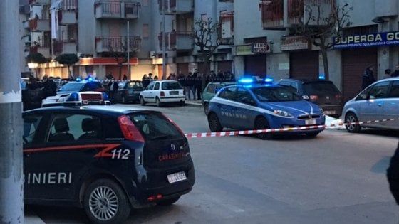 Trani, 21enne fu ucciso in strada: quattro fermi. "Lite per il controllo dello spaccio"