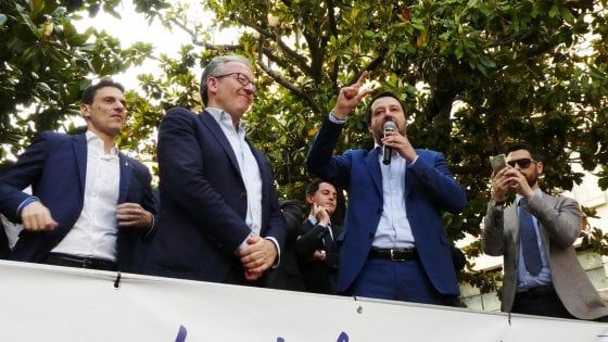 Brindisi, Salvini in campagna elettorale su Ilva e Tap: "Non siamo qui per far saltare i posti di lavoro" 