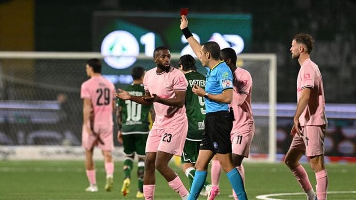 Il Palermo la ribalta, ma Diakitè rovina tutto: ad Avellino finisce 2 a2