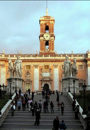 Casa, ok alla delibera: stop residence<br />e in arrivo buoni affitto da 700 euro