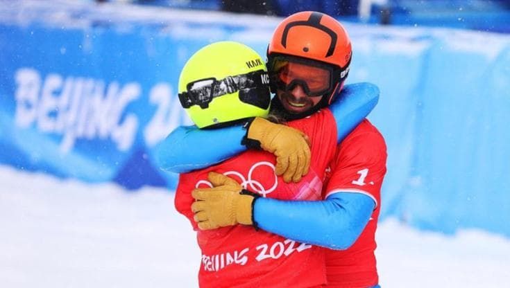 Pechino 2022, Moioli e Visintin argento nello snowboard a squadre. L'Italia fa già meglio del 2018