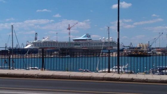 Taranto, 2.000 crocieristi in città. Il sindaco Melucci: "Finalmente possiamo mostrare la nostra bellezza"