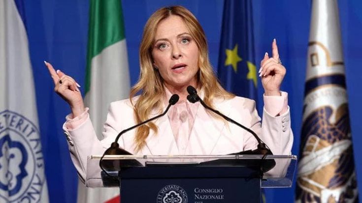 Meloni: “Let’s approve the budget bill, then get ready for the vote.” But the Italian Prime Minister's Office fears the Constitutional Court
