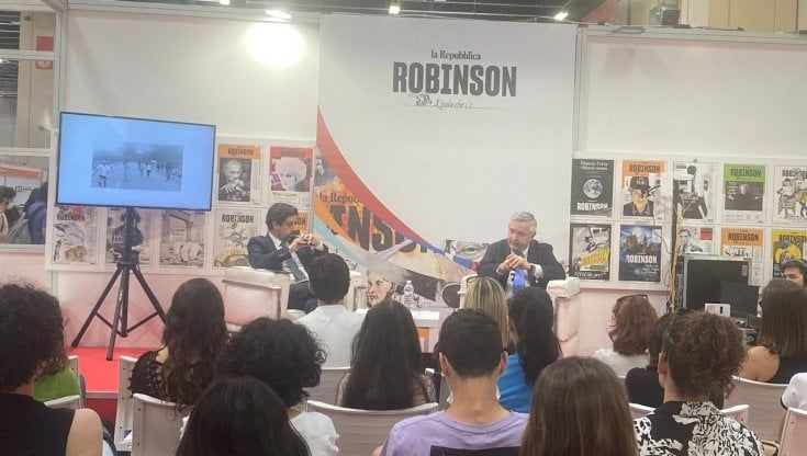 Salone del libro di Torino 2022, all’Arena Robinson Molinari e Condò incontrano gli studenti: "I giornali non moriranno"