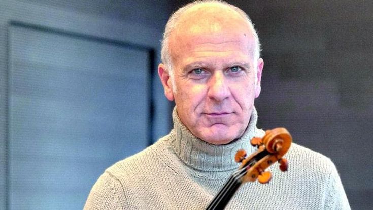 Il violino di Massimo Quarta e le note eleganti per Beethoven nell’auditorium “Nino Rota”
