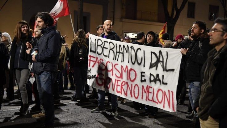 Antifascismo e difesa della scuola, a Firenze il Pd al corteo con i sindacati
