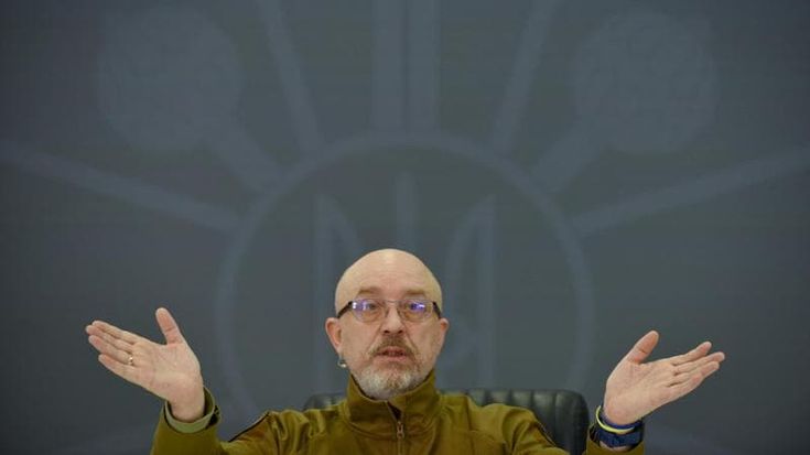 Zelensky silura il ministro della Difesa Reznikov: al suo posto Umerov