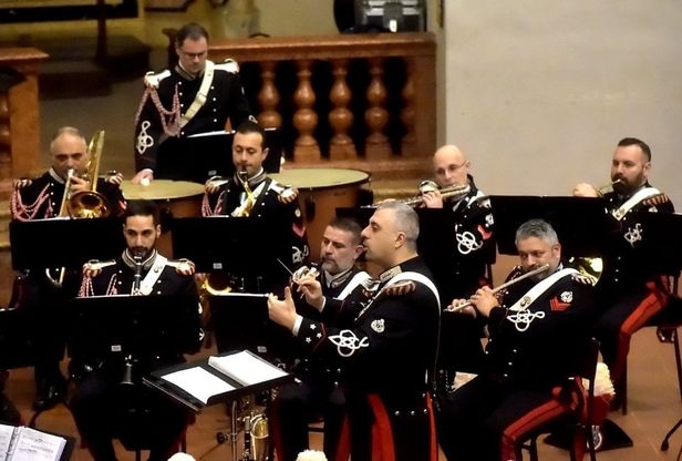 Parma, applausi alla fanfara dei carabinieri all'Annunziata - Foto 