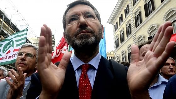 La resistenza di Marino: “I miei nemici sono nel partito” 