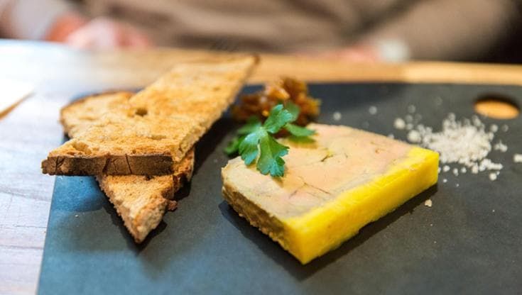 Foie gras, anche il Brasile dice no: “Per produrlo si usa una pratica crudele”