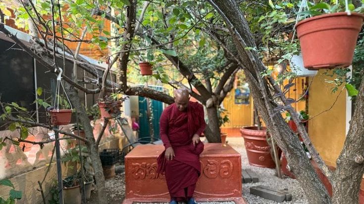 Sulle tracce italiane di Buddha. Dal rapper al judoka, chi sono i monaci e i lama di oggi