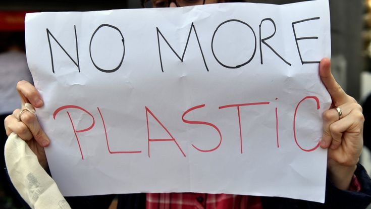 Plastica e riciclo, i quattro comandamenti dell’Unione Europea
