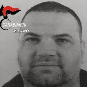 Milano, costretti a vendersi casa per pagare l'estorsore: arrestato in Romania