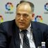 Spagna, Tebas attacca: 