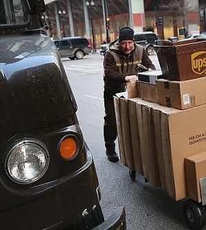 Natale record negli Usa, <br />bene Amazon ma non Ups