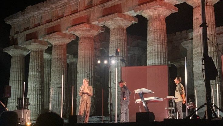 Musica, Caccamo pensa alla "rivoluzione" e incanta il pubblico di Paestum