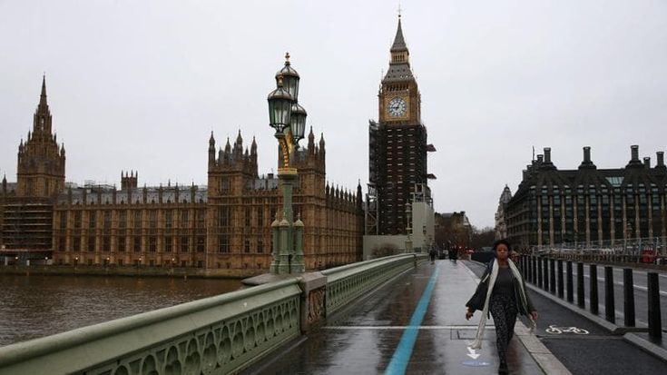 Westminster rischia il crollo, ma il restauro costa 50 miliardi di euro e 61 anni di lavori