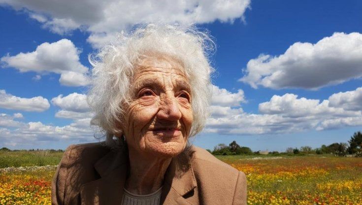 Addio a Cecilia Mangini, la prima documentarista d'Italia: aveva 93 anni. "Era la donna rock del cinema"