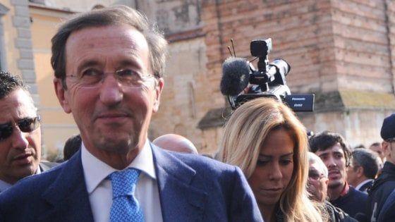 Gianfranco Fini a giudizio per riciclaggio con la compagna, il suocero, il cognato e Francesco Corallo