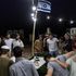 Tra i coloni che vogliono tornare a Gaza: 'Aspettiamo che l'esercito israeliano apra i cancelli'
