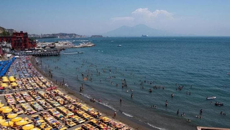 Posillipo, il mare conteso: nuova gara per le spiagge