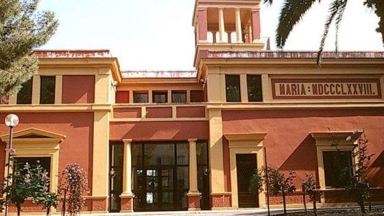 Bottega di poesia, un appuntamento per leggere insieme i versi più belli 