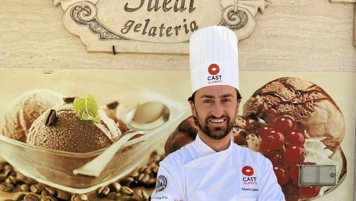 Da operaio aeronautico a pasticciere, la scelta di Roberto: "L'ho fatto per la famiglia. Poi preparare dolci è una scienza, sono abituato al lavoro di precisione"