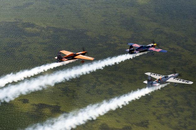 Red Bull Air Race, spettacolo nel cielo: la gara &egrave; acrobatica