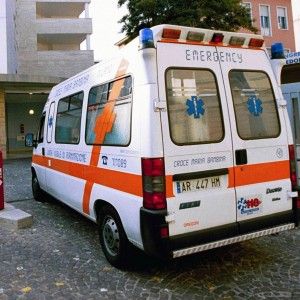Como, una donna di 41 anni muore schiacciata dalla sua automobile nel garage di casa