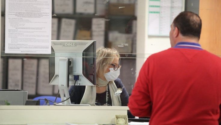 Ufficio anagrafe al collasso: per una carta d’identità occorrono 2 mesi
