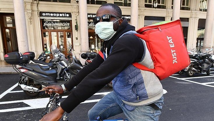 Rider, contratto già in salita. “Escluso chi ha un’auto”